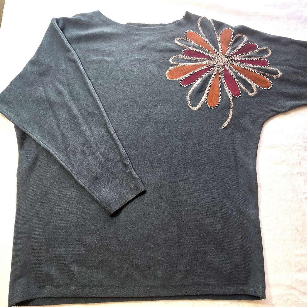 Aaeda Womens Flower Pullover Sweater with Felted Flowers Size M Soft Green